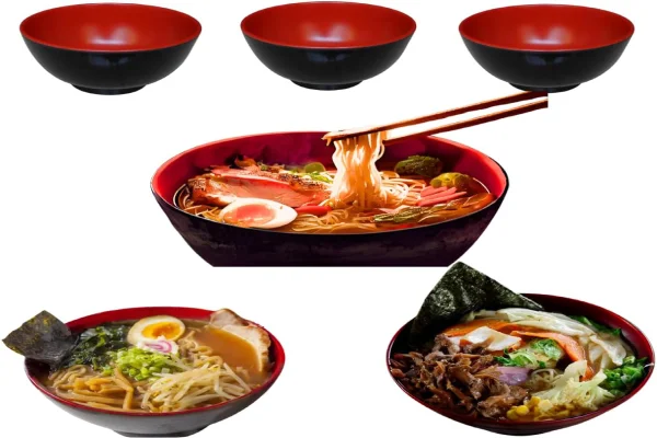 Conjunto de 3 tigelas de cerâmica branca estilo oriental para sopa, ramen e missô, sobre uma mesa de madeira.